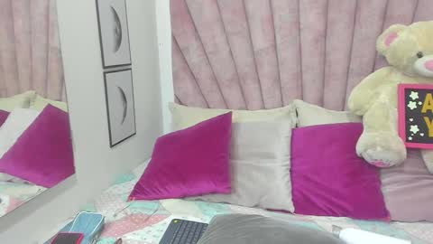 DaniiBelluci  online show from 11.28.25