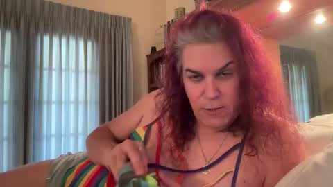 Snapshot of danikadelacruz chatting on 12.19.25 Dani online show from 12.19.25
