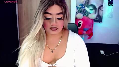 Snapshot of danipein chatting on 10.03.25 danipein online show from 10.03.25