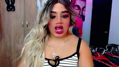 Snapshot of danipein chatting on 10.29.25 danipein online show from 10.29.25