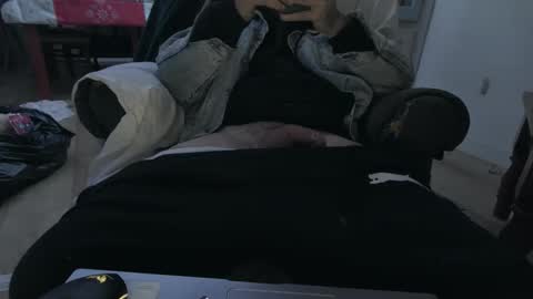 Snapshot of danipeubaix chatting on 02.18.26 alex19cm online show from 02.18.26