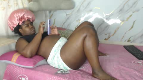 Snapshot of danisha99 chatting on 11.12.25 INSTAGRAM Minni Moom online show from 11.12.25