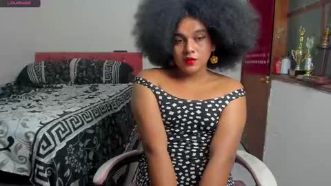 Snapshot of danisweet_ chatting on 02.11.25 dani online show from 02.11.25