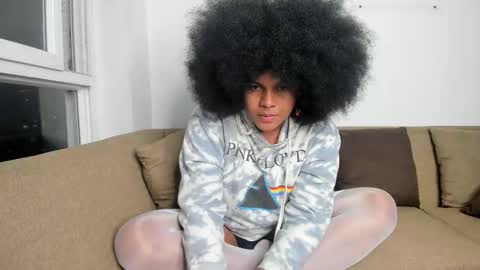 Snapshot of danisweet_ chatting on 09.20.25 dani online show from 09.20.25