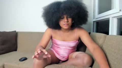 Snapshot of danisweet_ chatting on 10.28.25 dani online show from 10.28.25