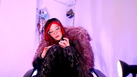 Snapshot of danita_veelz chatting on 10.17.25 danita_veelz online show from 10.17.25