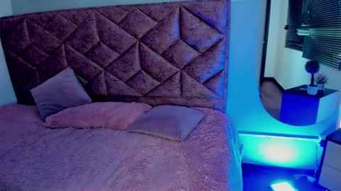 danix_coruscans online show from 01.18.25