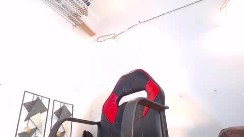 Snapshot of dann_hill1 chatting on 10.13.25 dann hill1 online show from 10.13.25