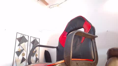 Snapshot of dann_hill1 chatting on 10.14.25 dann hill1 online show from 10.14.25