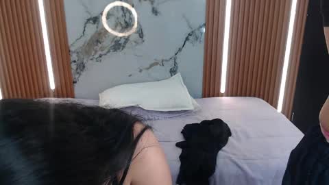 Danniela y Victoria online show from 04.21.26