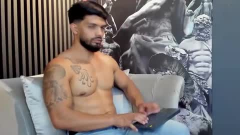 Snapshot of dann_saenz chatting on 12.31.24 Dann saenz online show from 12.31.24