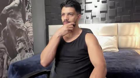 Snapshot of dann_saenz chatting on 01.12.25 Dann saenz online show from 01.12.25