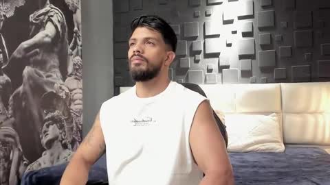 Snapshot of dann_saenz chatting on 01.12.25 Dann saenz online show from 01.12.25