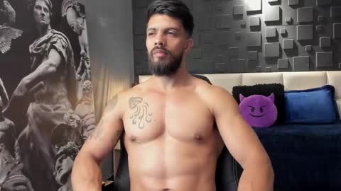 Snapshot of dann_saenz chatting on 01.18.25 Dann saenz online show from 01.18.25
