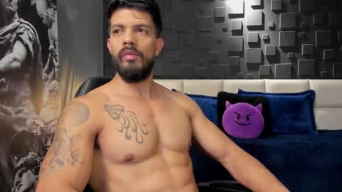 Snapshot of dann_saenz chatting on 01.23.25 Dann saenz online show from 01.23.25