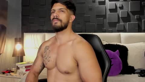 Snapshot of dann_saenz chatting on 02.08.25 Dann saenz online show from 02.08.25