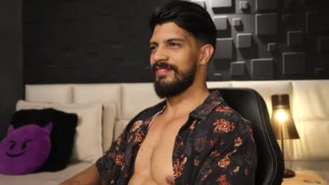 Snapshot of dann_saenz chatting on 02.14.25 Dann saenz online show from 02.14.25
