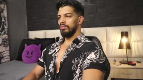 Snapshot of dann_saenz chatting on 02.24.25 Dann saenz online show from 02.24.25