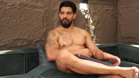Snapshot of dann_saenz chatting on 03.01.25 Dann saenz online show from 03.01.25