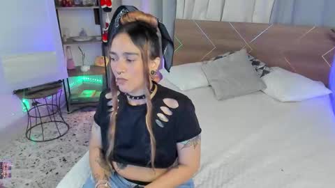 Dannacastle online show from 11.16.25