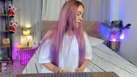 Dannacastle online show from 11.25.25