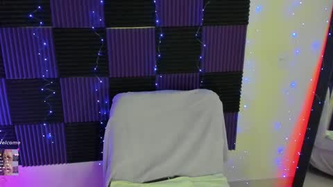 Snapshot of danna__castle chatting on 05.18.26 Dannacastle online show from 05.18.26