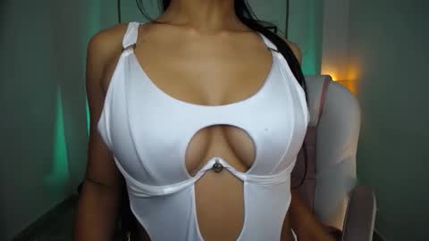 Snapshot of danna_rouse_ chatting on 10.01.25 Danna online show from 10.01.25