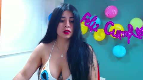 Snapshot of danna_rouses_ chatting on 05.19.26 dannarouses online show from 05.19.26