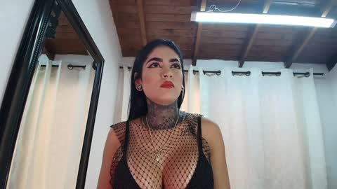 Danna Berlin  online show from 01.05.25