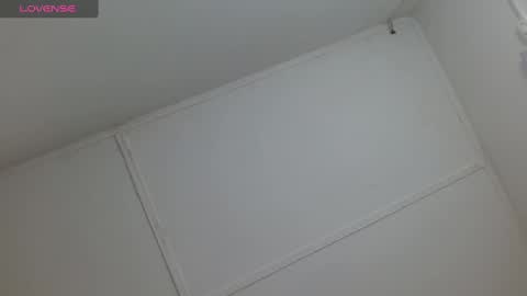 dannaberlin_0 online show from 12.22.24