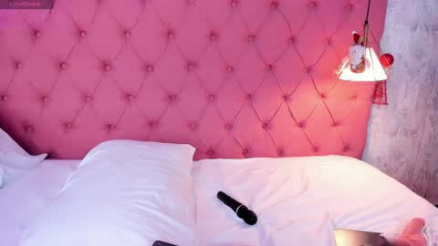 Snapshot of dannacouper chatting on 01.05.25 Danna online show from 01.05.25