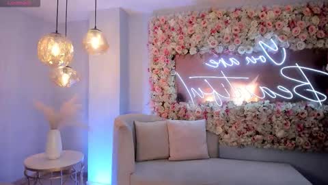 Danna Cruz  online show from 01.11.26