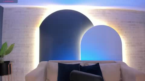 Danna Gibbs online show from 09.16.25