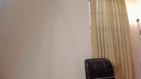 DannaHadid online show from 02.26.25