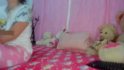 Danna Sofia jeins online show from 09.28.25
