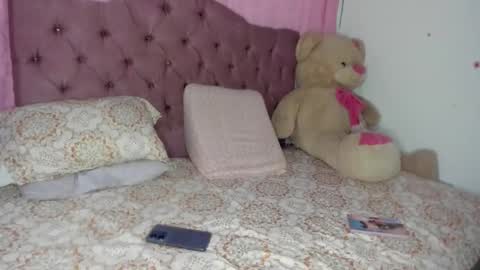 Danna Sofia jeins online show from 02.17.26