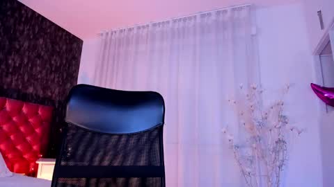 Danna online show from 12.19.24