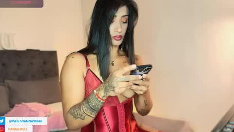 Danna Wells online show from 10.12.25