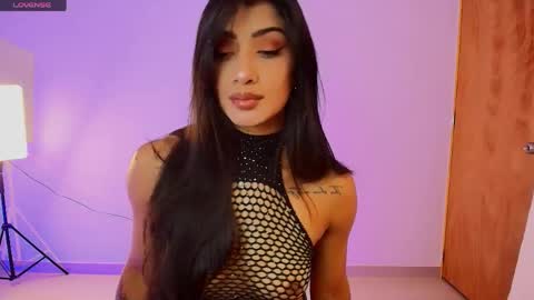 Snapshot of dannawells chatting on 05.28.26 Danna Wells online show from 05.28.26
