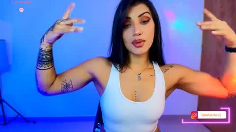 Snapshot of dannawells chatting on 06.17.26 Danna Wells online show from 06.17.26