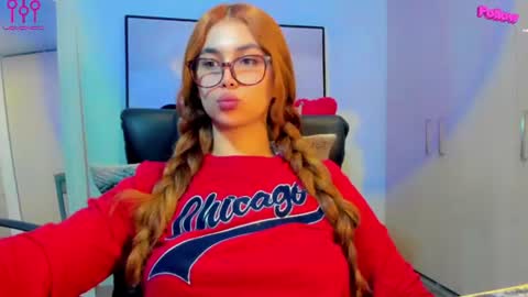 Snapshot of danniecarton chatting on 07.25.26 danniecarton online show from 07.25.26