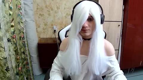 Snapshot of danniielll chatting on 10.18.25 HilmarZ online show from 10.18.25