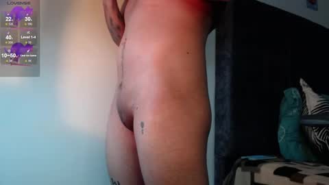 Snapshot of dannteftm chatting on 10.24.25 DANNTE online show from 10.24.25