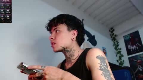 Snapshot of dannteftm chatting on 11.03.25 DANNTE online show from 11.03.25