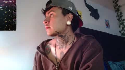 Snapshot of dannteftm chatting on 11.10.25 DANNTE online show from 11.10.25