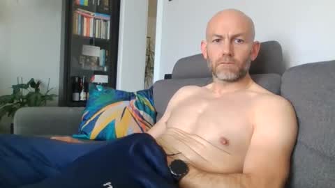Snapshot of danny81boy chatting on 05.29.26 danny81boy online show from 05.29.26