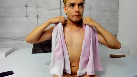 Snapshot of danny_butt_ chatting on 12.10.24 Daniel online show from 12.10.24