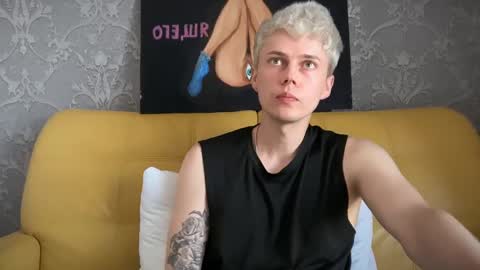 Snapshot of danny_love01 chatting on 05.19.26 danny online show from 05.19.26