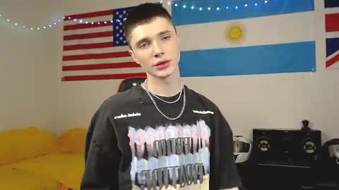 Snapshot of danny_noir chatting on 10.15.25 Danny online show from 10.15.25