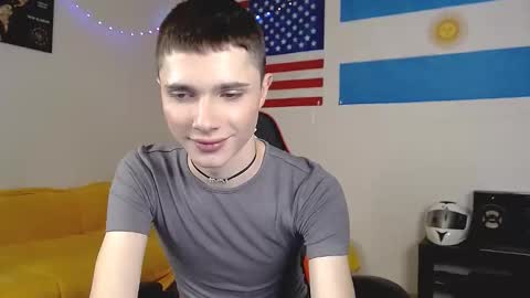 Snapshot of danny_noir chatting on 10.16.25 Danny online show from 10.16.25